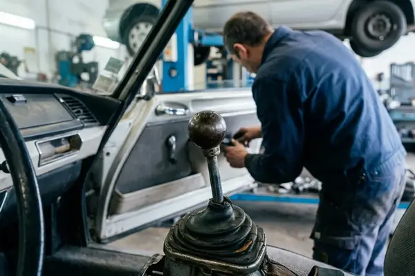 Priorité à droite : règles, exceptions et cas pratiques